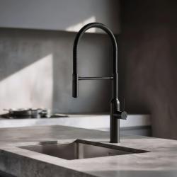 Quadri Stamford hoge keukenmengkraan met flexibele uitloop mat zwart 1208956079