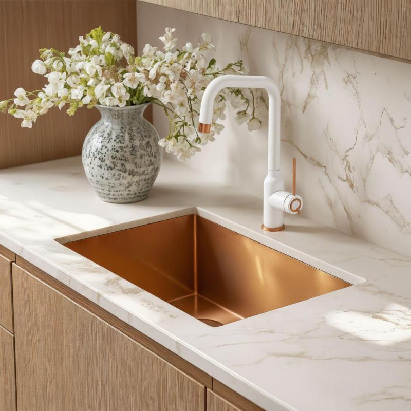 Quadri Stamford Keukenmengkraan Wit met PVD Koperen Afwerking met Draaibare Haakse Uitloop 1208967700