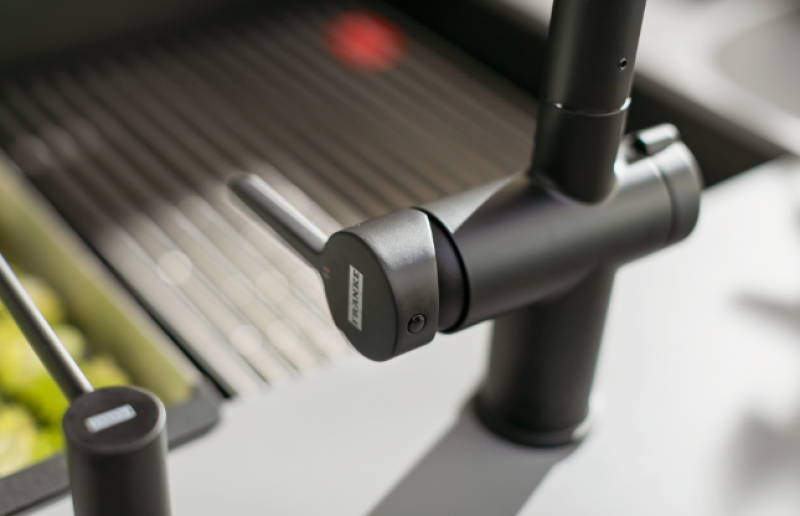 Franke Active Twist Eenhendel Mengkraan Zwart met Uittrekbare Uitloop en Geïntegreerde Waste Bediening 115.0669.769