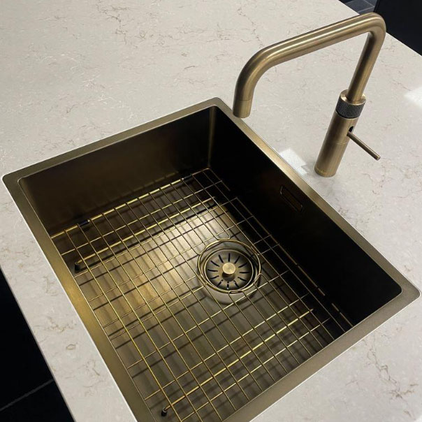 Verhoog je keuken met de Lorreine Patina spoelbakken: De droomcombinatie voor je Quooker Patina
