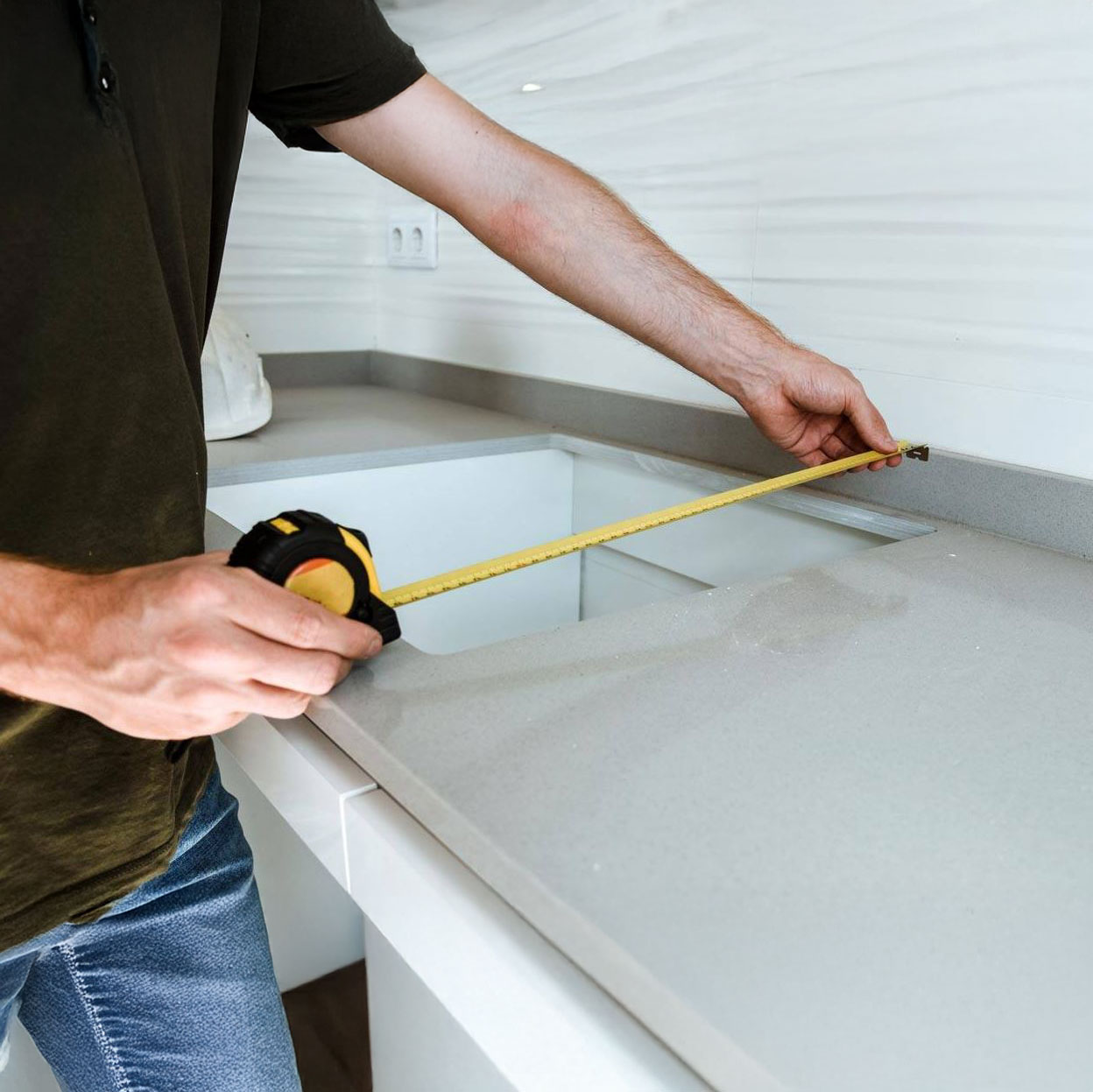 Hoe verwerk je een onderbouw spoelbak?